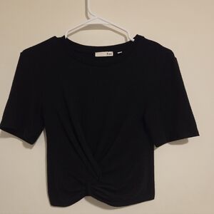 Aritzia Wilfred Free Black Subah Twist Front Cropped Tee